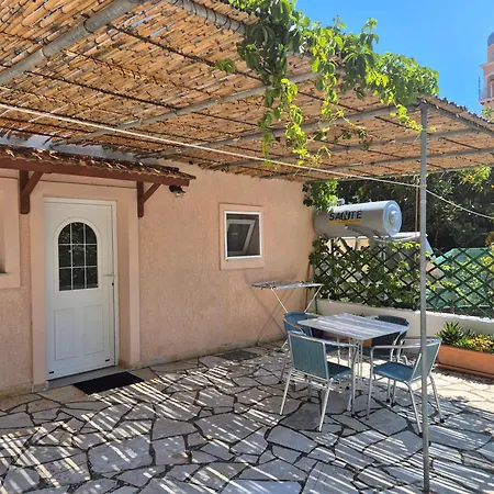 Casa Di Pietro 1 *