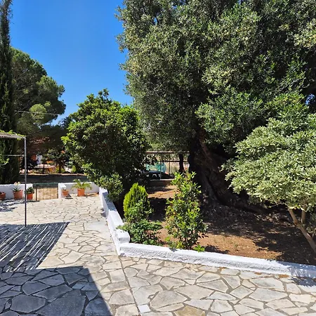 Casa Di Pietro 1 * Farsa